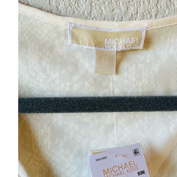 Michael Kors Ivory Blouse  3X - Picture 4 of 5